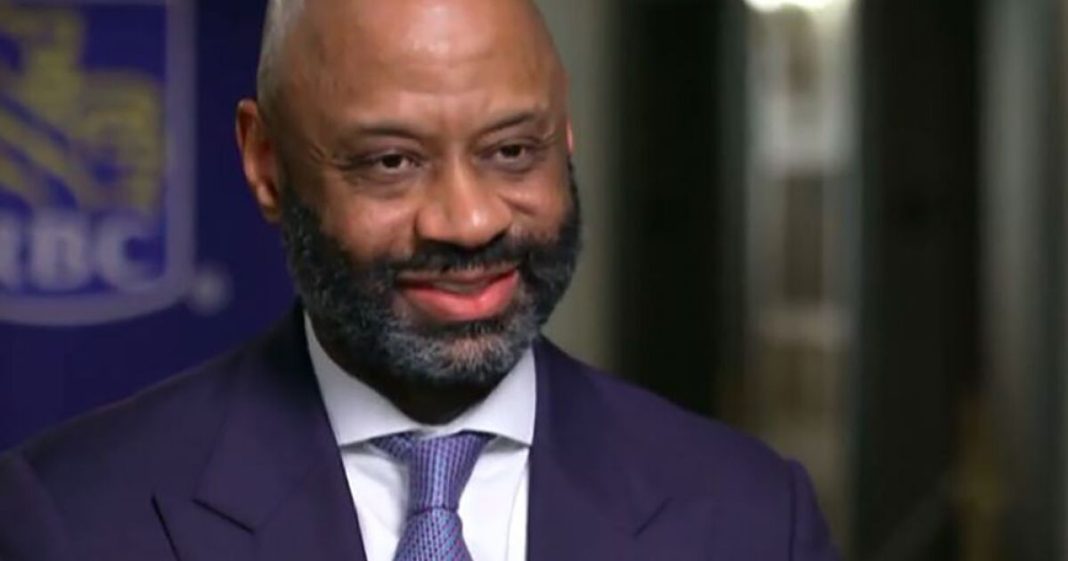 Citi shuffles leaders, revamps retail biz as CFO plans exit