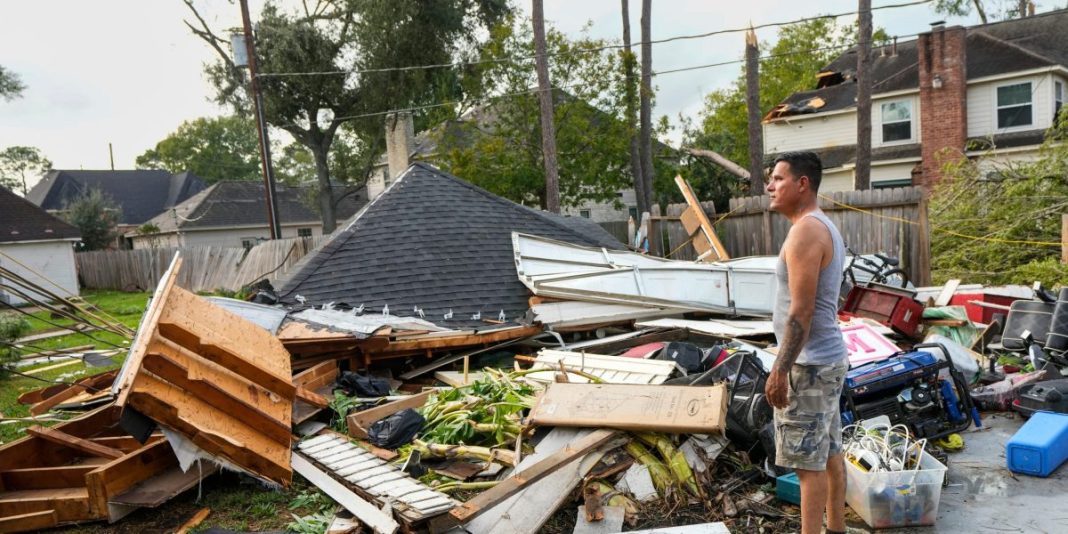 Storms sweep from Houston to Minneapolis, complicating Thanksgiving travel for millions
