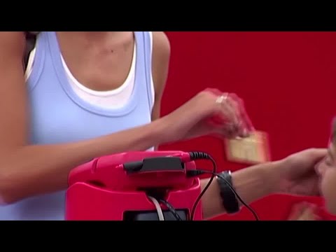 US consumers with prime credit are slipping up on payments | REUTERS