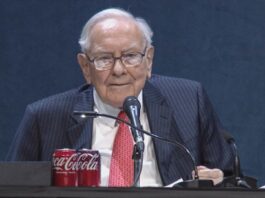 Berkshire shares left behind as S&P 500 rallies to record high
