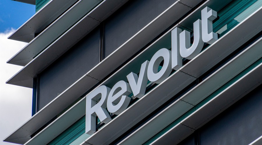 Revolut Launches Euro Stablecoin; IG Faces Outage