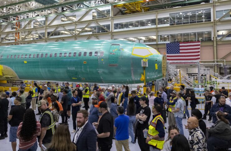 United needs to decide what to do with its old Boeing 737 Max 10 seats