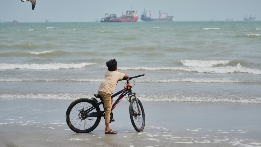 An Iranian port city feels the pain of Washington's tightening economic measures