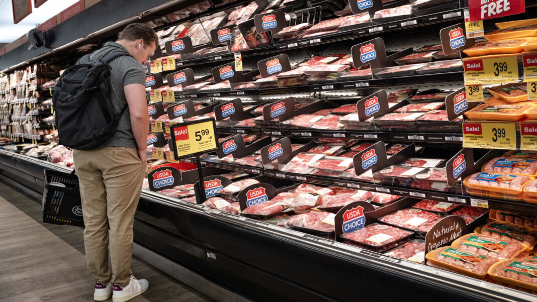 Consumer outlook plunges in September as inflation outlook worsens