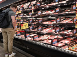 Consumer outlook plunges in September as inflation outlook worsens