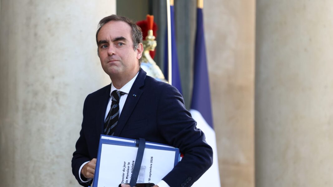 French budget battle fuels fears another government could be toppled