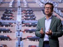 GM plans U.S. battery development as DOT attacks Ford for China ties
