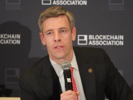 Bank group sues U.S. regulator over granting crypto trust charters