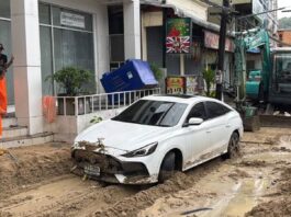 Flash floods inundate several areas of Thailand’s Phuket island after heavy rain Flash floods inundate several areas of Thailand's Phuket island after heavy rain