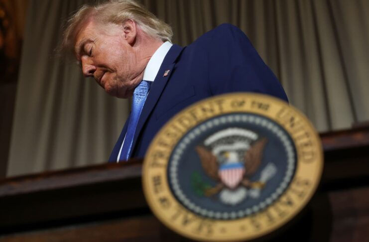 Trump economic approval hits new low before 2026 midterm election