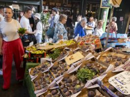 UK economy grew 0.1% in August, beating expectations UK economy grew 0.1% in August, beating expectations